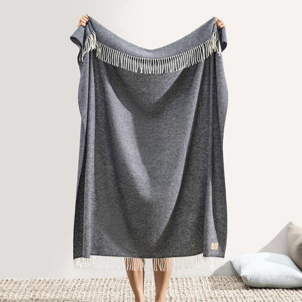 Navy Juno Cashmere Throw | Juno Cashmere